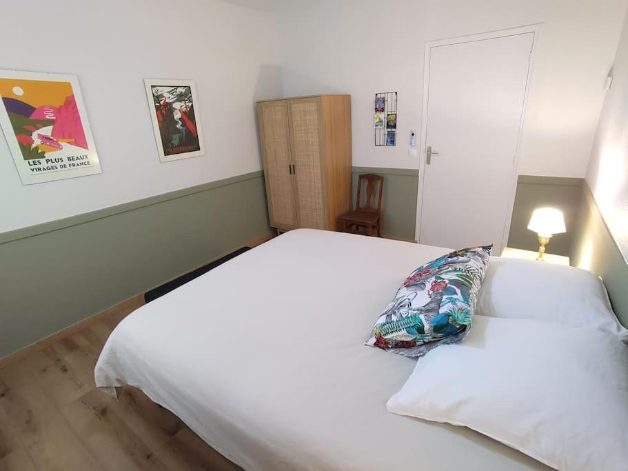 Grand Appartement Avec Jardin Bretenoux Экстерьер фото